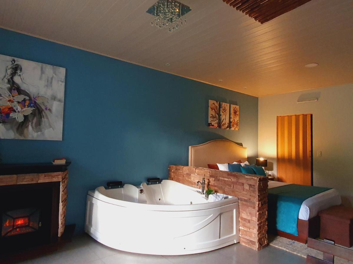 Yellow Tree Suites La Fortuna Extérieur photo