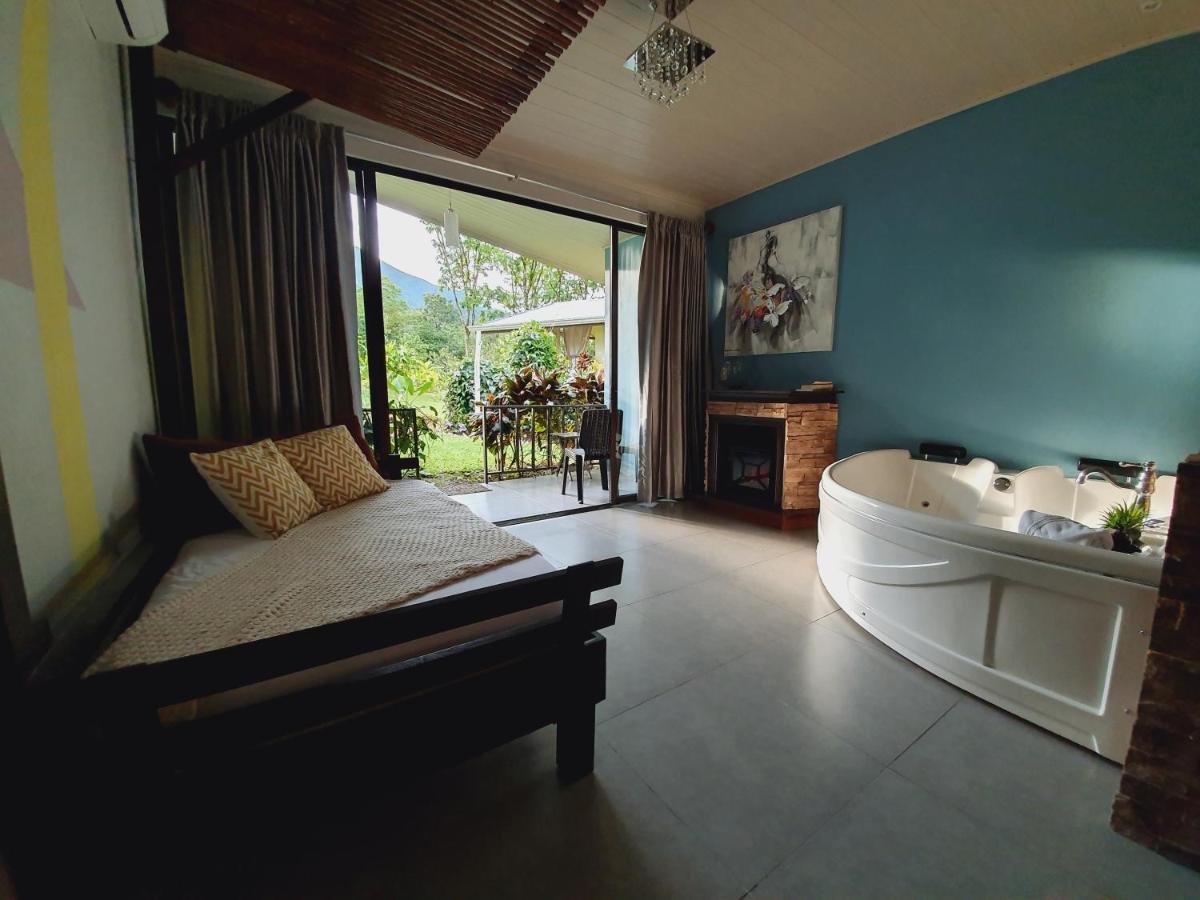 Yellow Tree Suites La Fortuna Extérieur photo