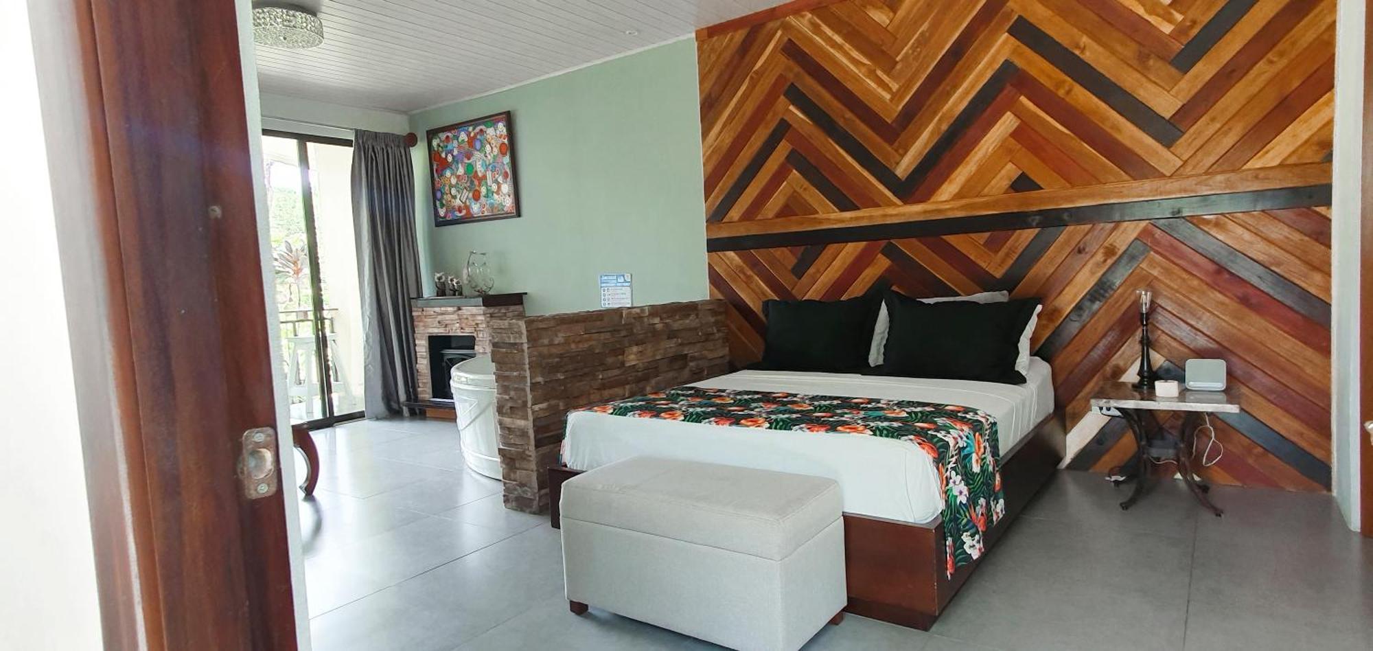 Yellow Tree Suites La Fortuna Extérieur photo