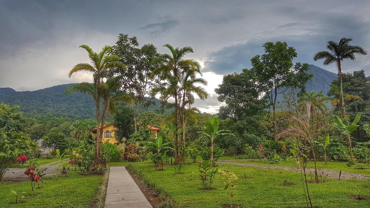 Yellow Tree Suites La Fortuna Extérieur photo