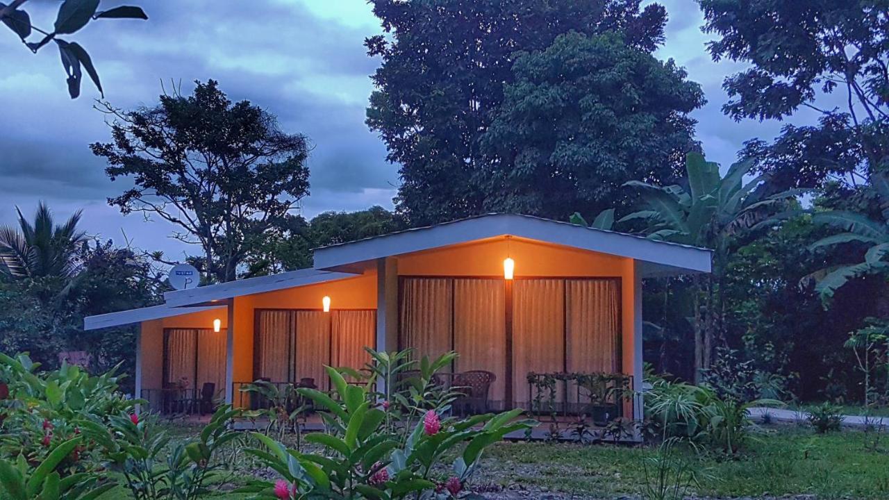 Yellow Tree Suites La Fortuna Extérieur photo