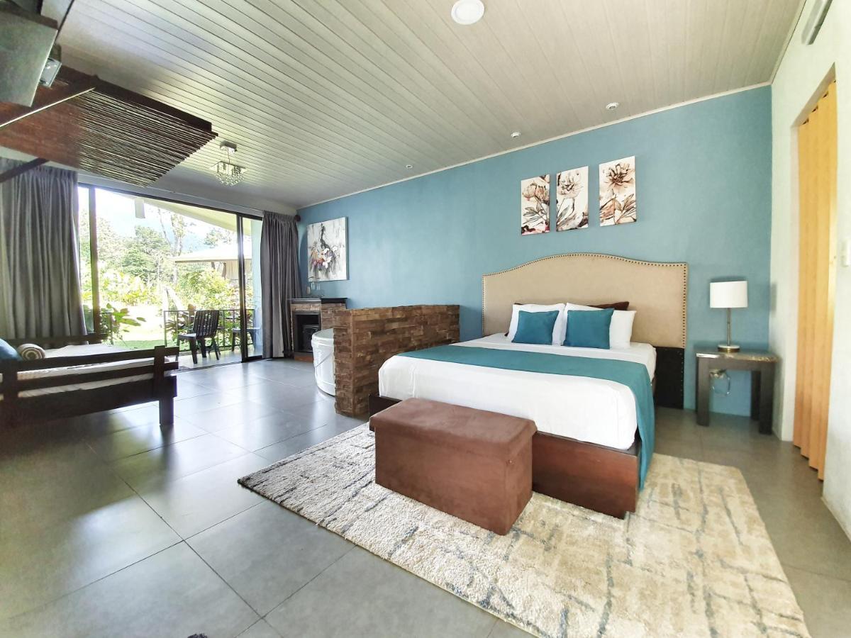 Yellow Tree Suites La Fortuna Extérieur photo