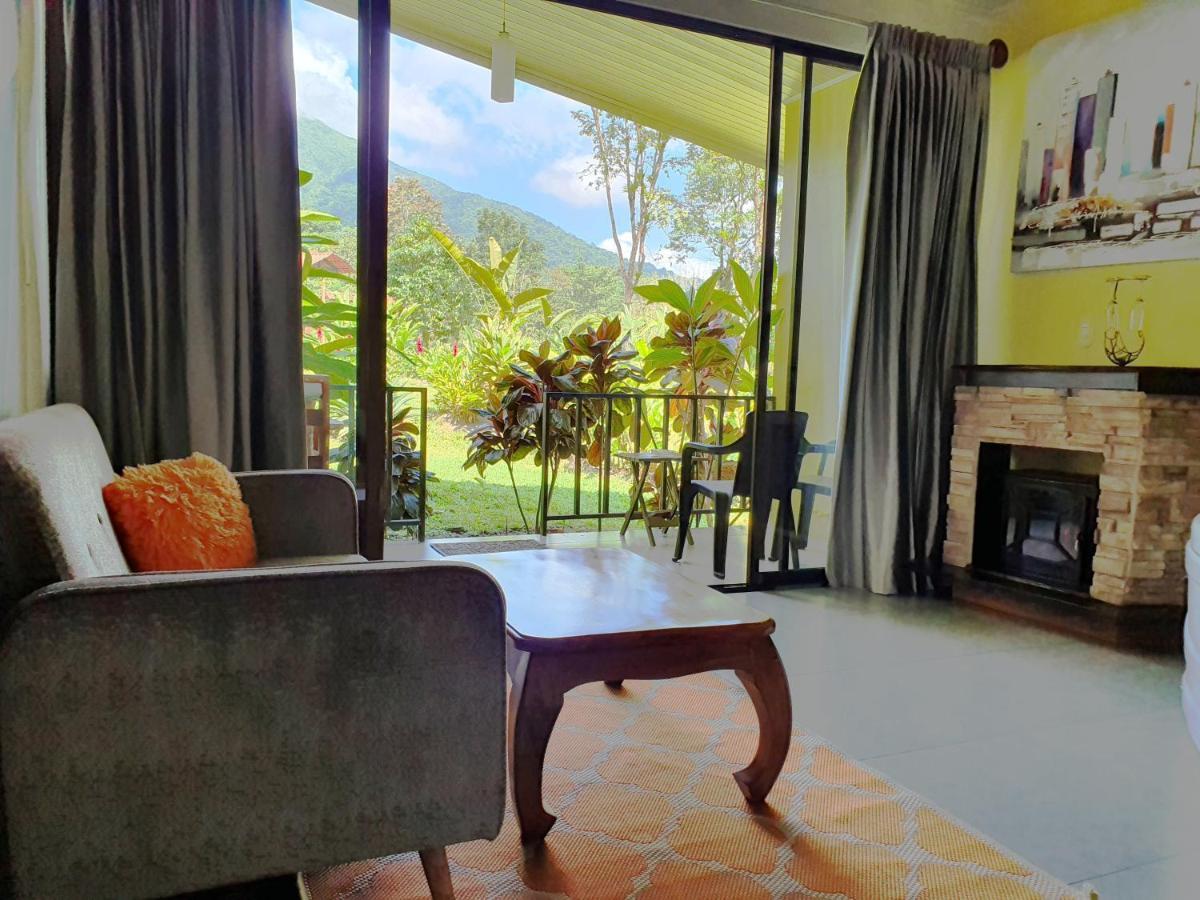Yellow Tree Suites La Fortuna Extérieur photo