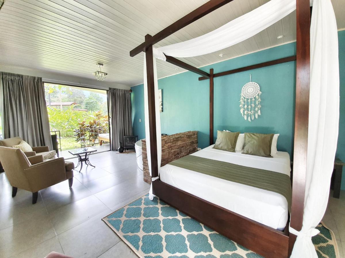 Yellow Tree Suites La Fortuna Extérieur photo