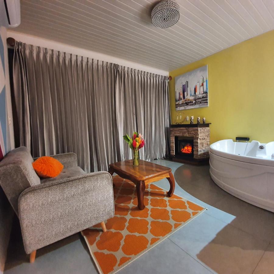 Yellow Tree Suites La Fortuna Extérieur photo